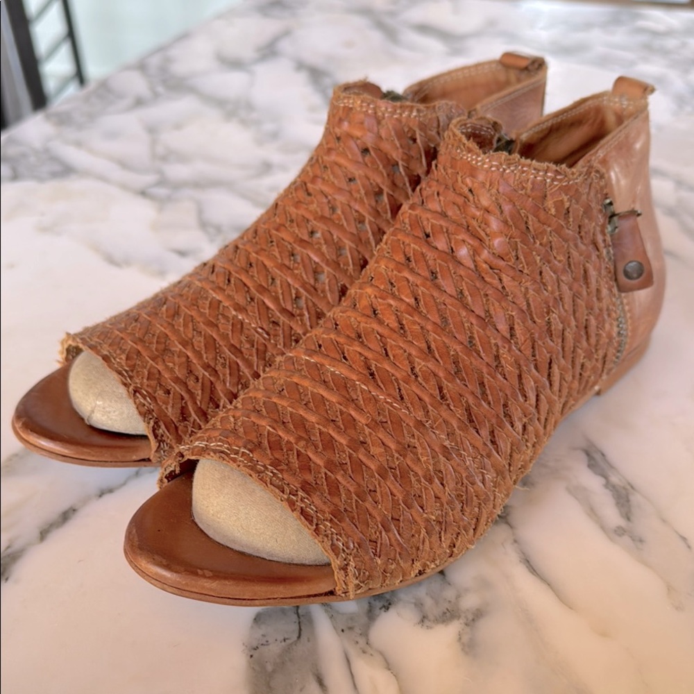 Sundance Woven Leather Peep Toe by Booties Cognac Back Zip Boho Women’s 38/7.5 - Picture 4 of 16